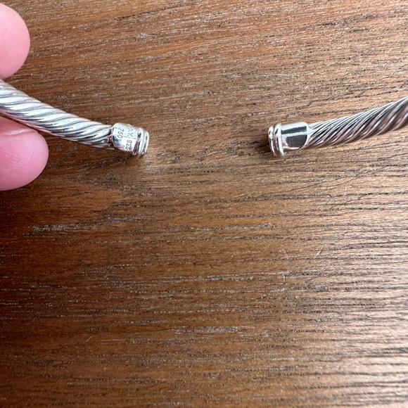 AUTHENTIC DAVID YURMAN Pavé Diamond Square Cable Cuff - Picture 2 of 16